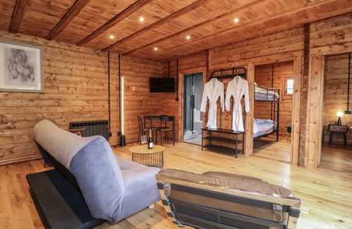 South Luffenham Cabin | Badger's Burrow, Edith Weston