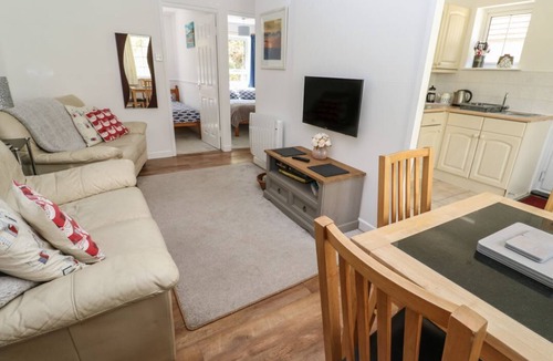 Looe Cabin | Badger Set near Looe, Looe