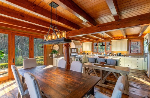 Apple Ridge House | Bailey's Creek Lodge - Stunning views, outdoor kitchen, fire pit!