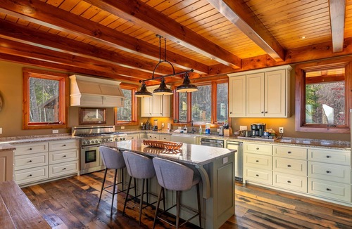 Apple Ridge House | Bailey's Creek Lodge - Stunning views, outdoor kitchen, fire pit!