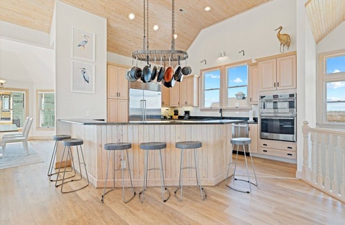 Manteo House | Ballast Point 50 - A Vacationer's Dream on Million Dollar Row
