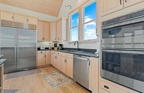 Manteo House | Ballast Point 50 - A Vacationer's Dream on Million Dollar Row