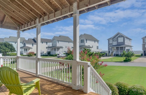 Manteo House | Ballast Point Villa 85: Comfortable and casual elegance sums up this Pirate's Co