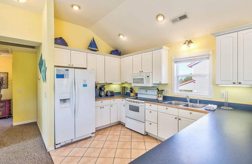 Sea Scape House | Bama Breeze | Sound Side | Private Pool, Hot Tub | Kitty Hawk