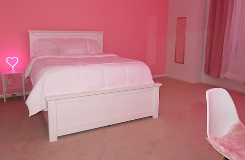 Rolling Mill Hill House | BARBIE'S PINK HOUSE 3 BDR 1 BATH