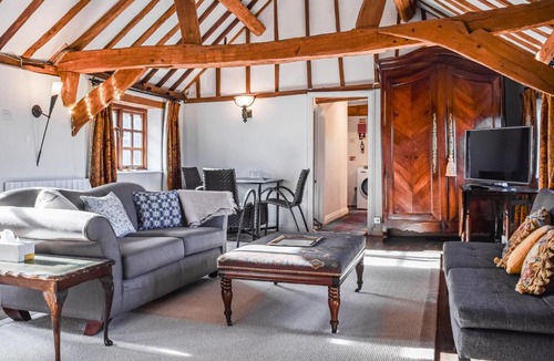 Wooburn Moor House | Barn Suite