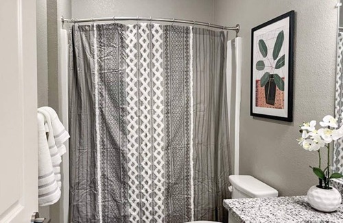 University Place Apartment | Barsala l Gorgeous 2BD, miles from Uptown Charlotte
