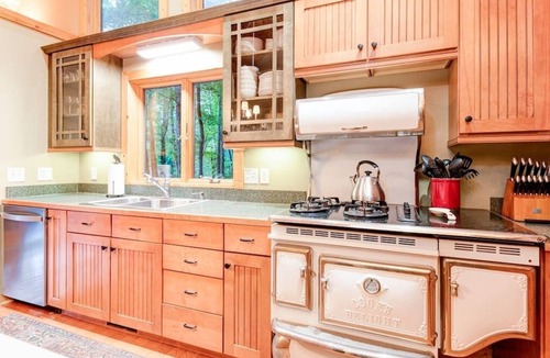 Burnsville Cabin | Basecamp Cabin: RIVER . FISH . HIKE . RELAX