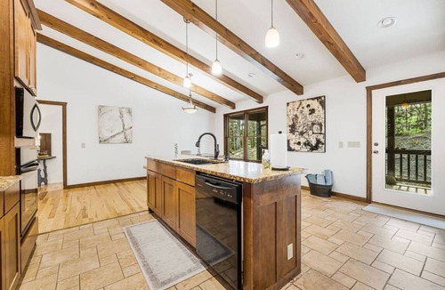 Bryson City House | BaseCamp Smoky Mountains Group Retreat | Sleeps 17