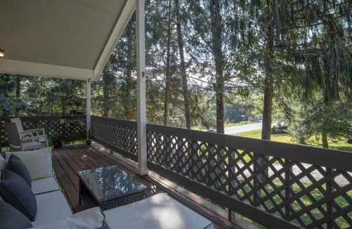 Pisgah Forest House | Bass Lake Retreat