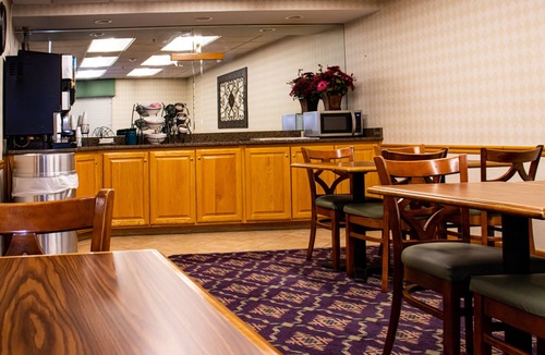 Cherokee Hotel | Bay Mountain Inn
