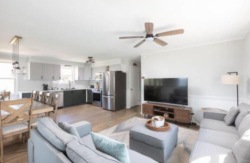 Colington Harbour House | Bayfront Bliss - All New for 2025 w Spa & GameRoom