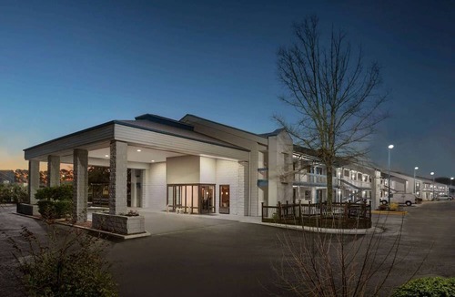 Wilmington Hotel | Baymont by Wyndham Wilmington