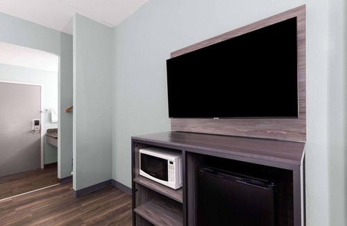 Creedmoor Hotel | Baymont by Wyndham Creedmoor