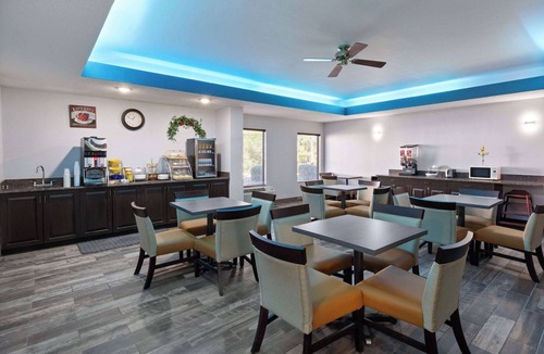 Creedmoor Hotel | Baymont by Wyndham Creedmoor