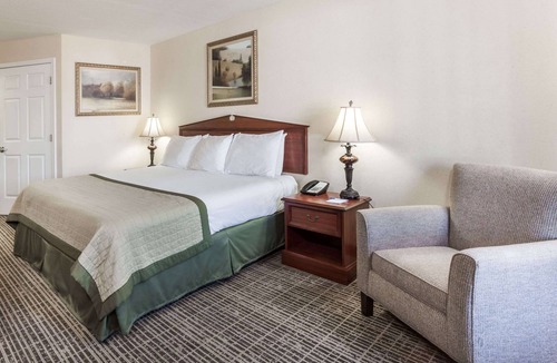 Hickory Hotel | Baymont by Wyndham Hickory