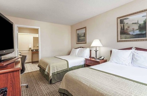 Hickory Hotel | Baymont by Wyndham Hickory
