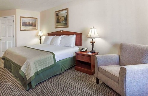 Hickory Hotel | Baymont by Wyndham Hickory