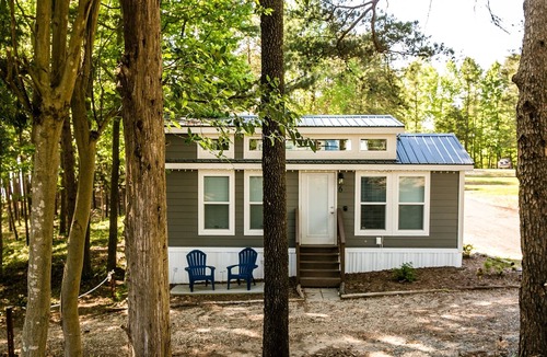 Steele Creek Cabin | Beach-Area View Family Style Two Bedroom Cabin #9 at Long Cove Resort - Flexible Cancellation! by RedAwning