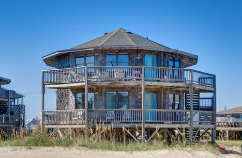 Buxton Cottage | Beach Break Cottage- Excellent Ocean Views- Steps to Beach- Community Pool
