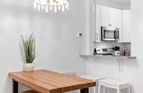 Wilmington Condo | Beach/City Escape 1 bed 1 bath condo with pool!