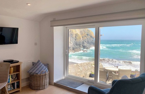 Cadgwith Cottage | Beach Cottage