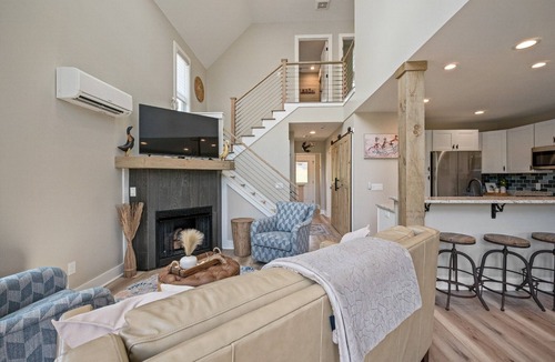 Rhodhiss Cottage | Beach cottage on the Catawba River with lots of outdoor space!