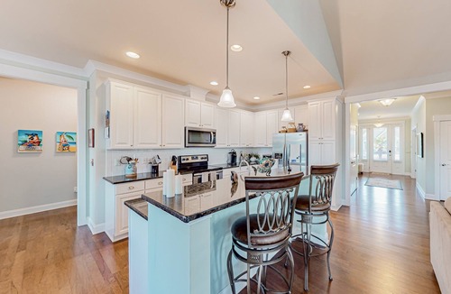 St. James House | Beach Cove Charmer: St James quiet home, professionally decorated & near the beach - gas grill & AC