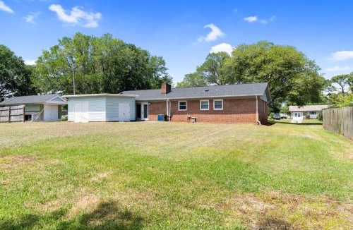 Wilmington Villa | Beach & Downtown Family Fun Wilmington Stay Villa