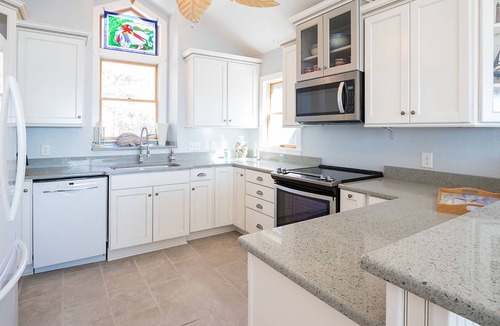 Corolla Light House | Beach, Golf, Water Sports, Restaurants, Shopping.the perfect OBX vacation!