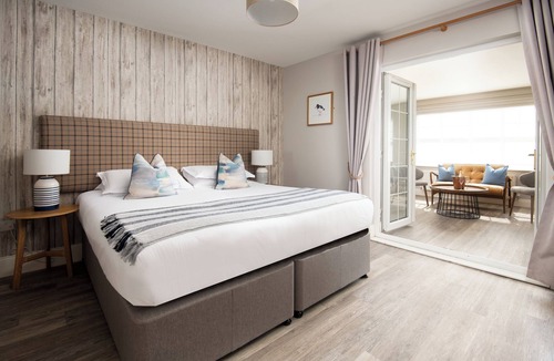 Seahouses Hotel | Beach House Hotel