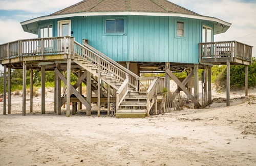 Cedar Island House | BEACH HOUSE -- Tranquilly - Privacy in a Round House!