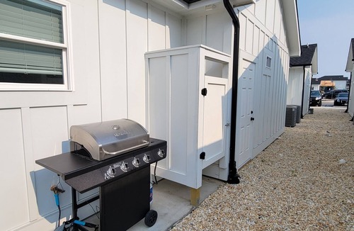 Corolla Village Condo | Beach Paradise: 5-min walk to beach & directly across from Currituck Lighthouse!