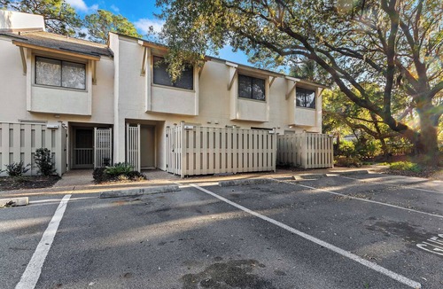Hilton Head Island Condo | Beach, Pool, Celebration Park, Coligny Plaza !