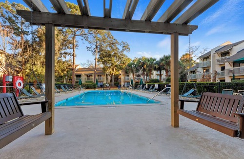Hilton Head Island Condo | Beach, Pool, Celebration Park, Coligny Plaza !