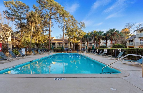 Hilton Head Island Condo | Beach, Pool, Celebration Park, Coligny Plaza !