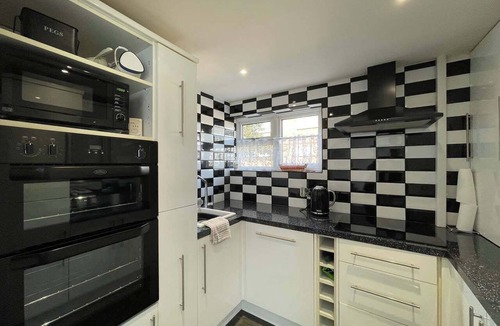 Pevensey Apartment | Beachside Village Apartment yards from the beach