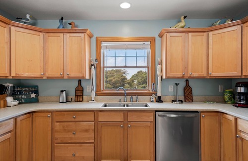 Corolla Light House | BeaContent: Private pool,hot tub, game room, oceanside and great community ameni