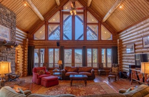 Blowing Rock House | Bear Lodge at Misty Mountain