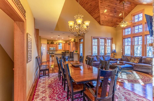Foscoe House | Bearfoot Lodge at Echota Resort - Pool, Gym, Fishing Access! Private hot tub!