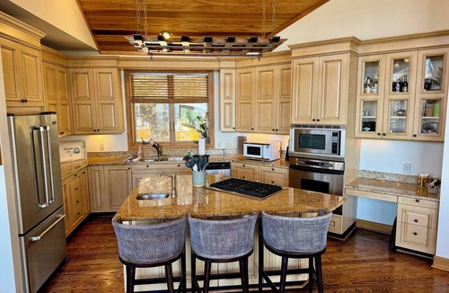 Mountain Air House | Bearfoot Retreat - Private Club Access