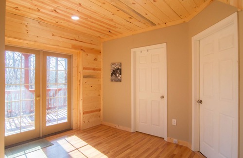 Lake Lure Cabin | Beary Cozy Cabin in the woods