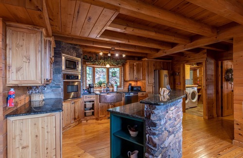 Foscoe House | Beary Relaxing Cabin - Big views, two kitchens, hot tub, game table