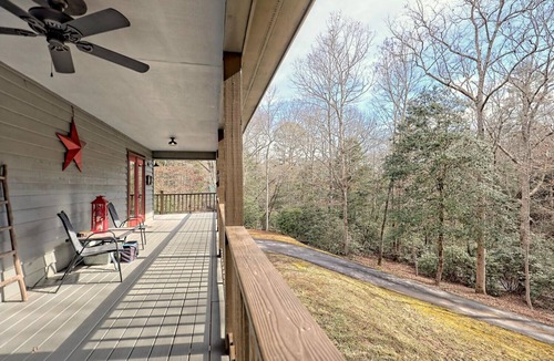 Murphy Cabin | Beary’s Den where Chic meets Country in this Cozy Cabin