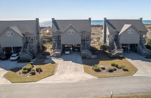 Topsail Beach House | Beatrice's Bungalow - Topsail Beach
