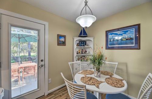 Morehead City House | Beaufort Pad with Patio 3 Blocks to Waterfront!