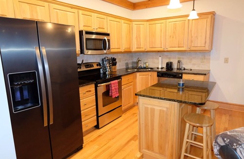 Boone Condo | Beautiful 1 BD/1 BA Echota condo with a magnificent view of Grandfather Mtn