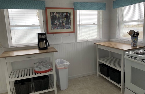 Newport Cottage | Beautiful 2bdrm Waterfront Cottage on Bogue Sound.