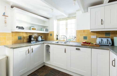 St. Mawes Cottage | Beautiful 3 Bed Cottage With Enclosed Garden By The Sea & Beach in St Mawes