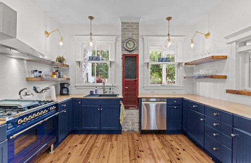 Wilmington Historic District House | Beautiful 3 Bed Historic Home in Downtown Wilmington, Private yard with firepit